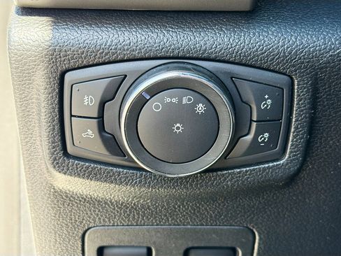 Used 2019 Ford F150 Lariat w/ Trailer Tow Package AWD/4WD image 34