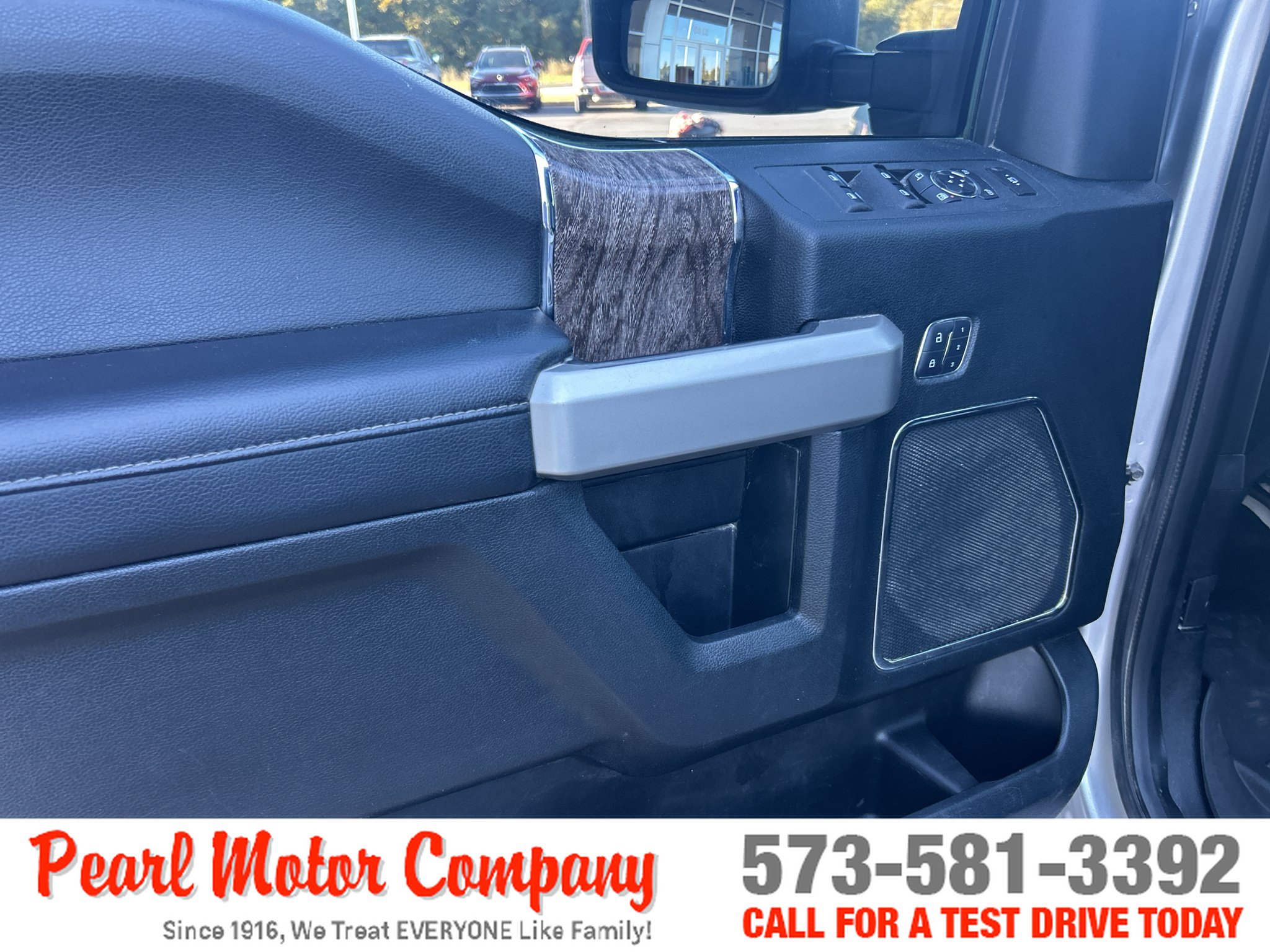 Used 2017 Ford F250 Lariat w/ Tow Technology Bundle AWD/4WD image 9