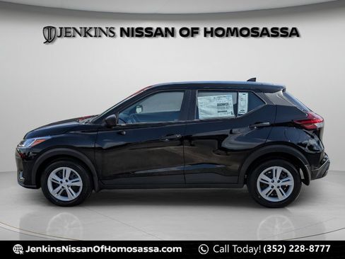 Certified 2025 Nissan Kicks Play S FWD image 7