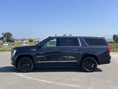 New 2026 GMC Yukon XL Denali w/ Denali Reserve Package AWD/4WD image 7