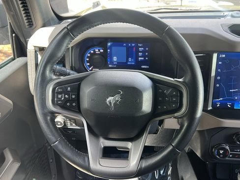 Used 2023 Ford Bronco Wildtrak image 37