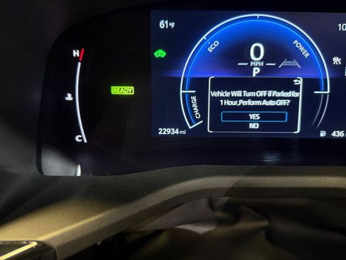 Used 2025 Toyota Camry LE image 39