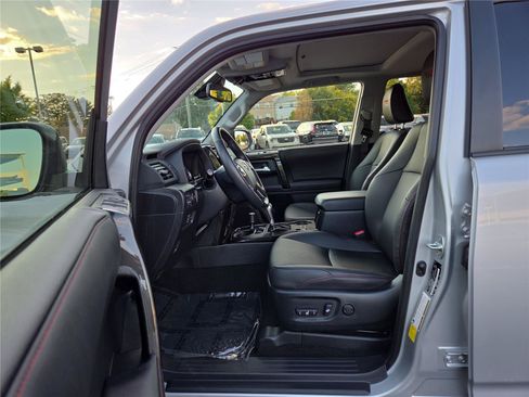 Used 2024 Toyota 4Runner TRD Off-Road Premium w/ Off Road Premium Plus Package AWD/4WD image 12