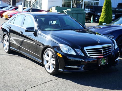 Used 2013 Mercedes-Benz E 350 Sedan image 7