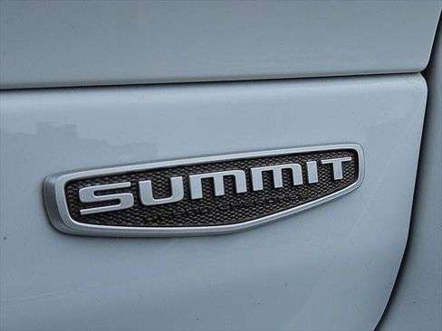 Certified 2025 Jeep Grand Cherokee Summit w/ Luxury Tech Group V AWD/4WD image 31