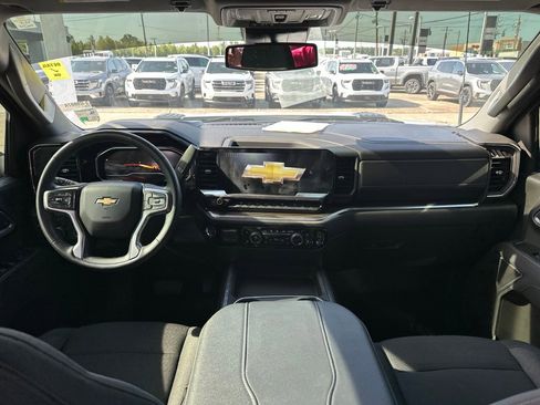 Used 2025 Chevrolet Silverado 2500 LT w/ All Star Edition AWD/4WD image 8