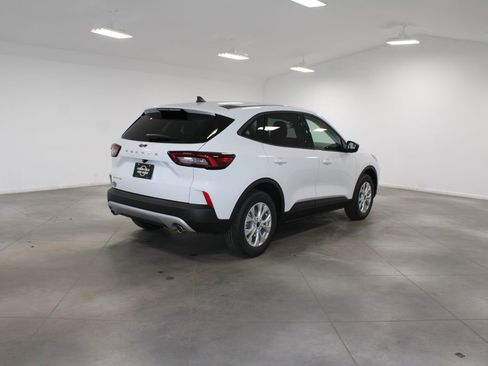 New 2026 Ford Escape Active image 8