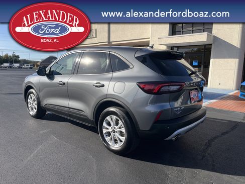 Used 2025 Ford Escape Active w/ Cold Weather Package image 2