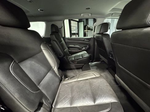 Used 2019 Chevrolet Suburban LT w/ LT Signature Package image 25
