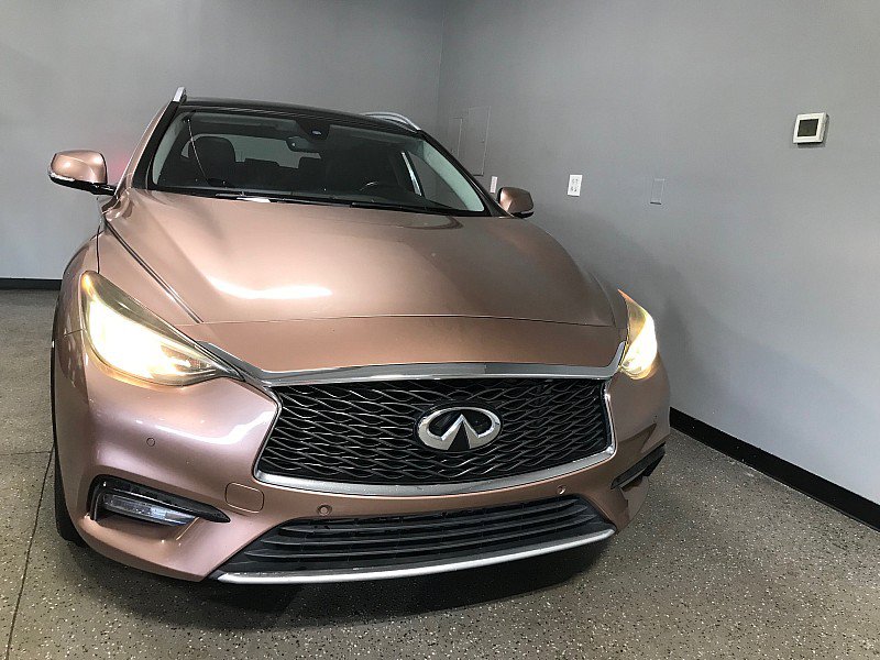 Used 2017 INFINITI QX30 Premium w/ Navigation Package FWD image 8