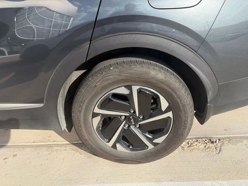 Certified 2025 Kia Sportage LX FWD image 12