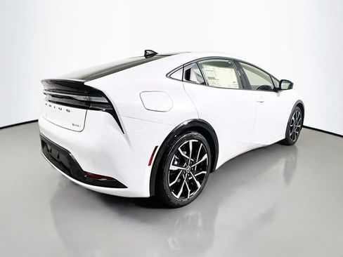 New 2025 Toyota Prius Plug-In Hybrid image 3