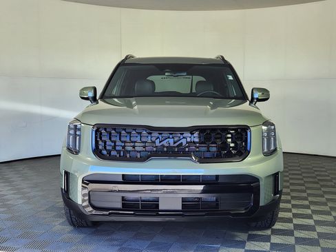 Used 2025 Kia Telluride AWD image 2