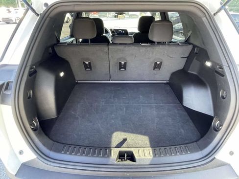 Used 2025 Chevrolet Equinox LT AWD/4WD image 9