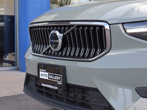 Used 2024 Volvo XC40 B5 Plus AWD/4WD image 27