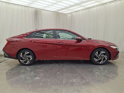 Used 2024 Hyundai Elantra SEL w/ Convenience Package FWD image 29