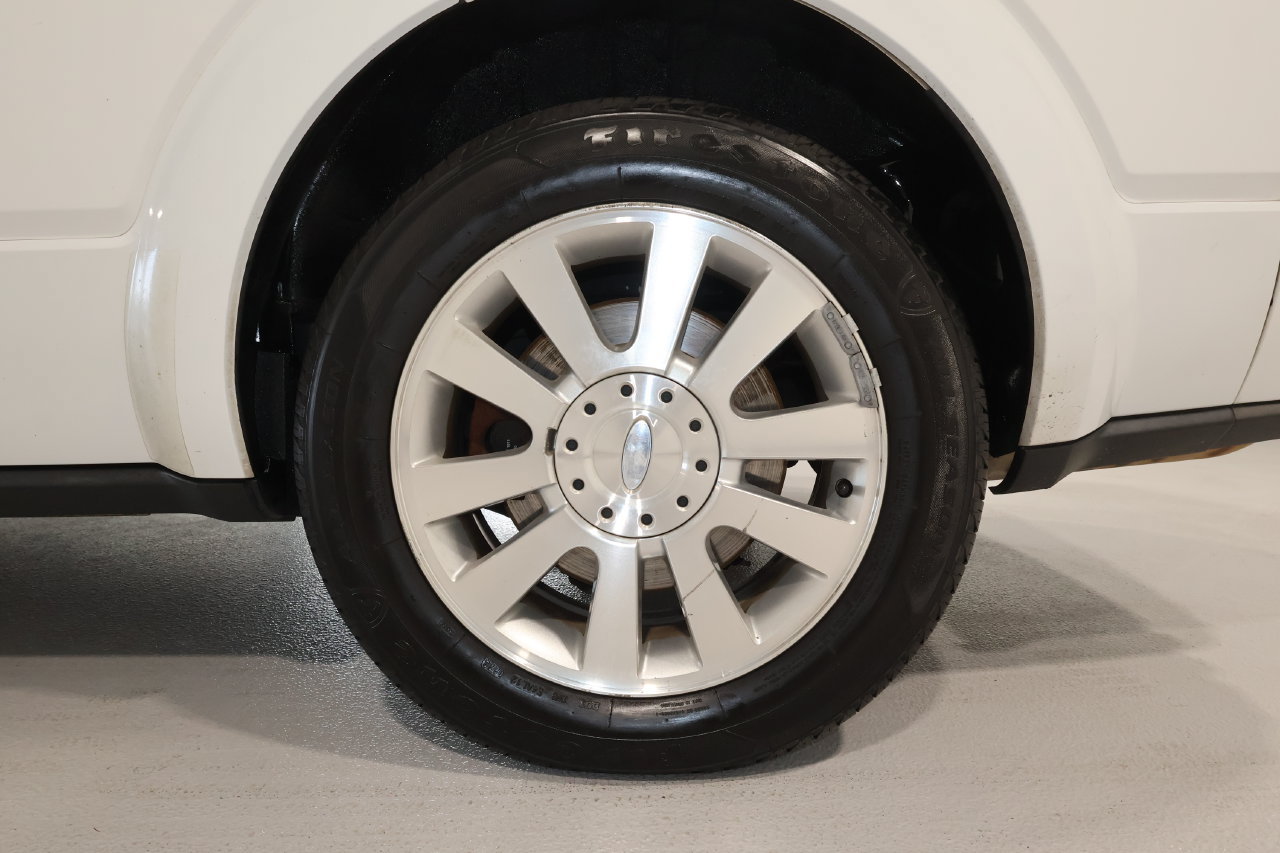 Used 2008 Ford Taurus X Limited FWD image 22