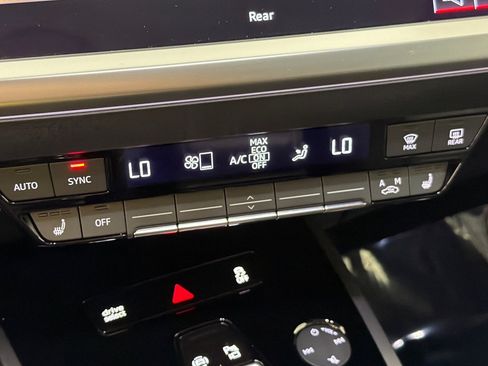 Used 2023 Audi Q4 e-tron Premium w/ Convenience Package AWD/4WD image 19
