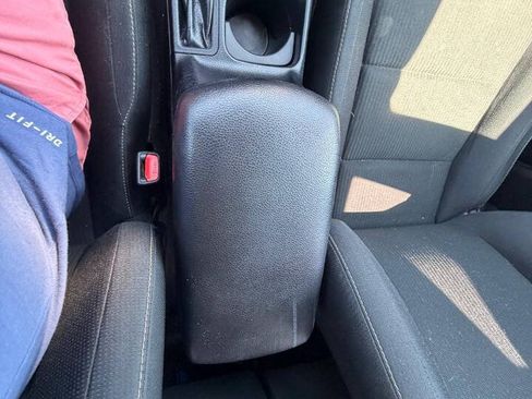 Used 2013 Toyota RAV4 XLE AWD/4WD image 58