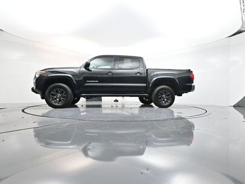 Used 2020 Toyota Tacoma SR5 image 28