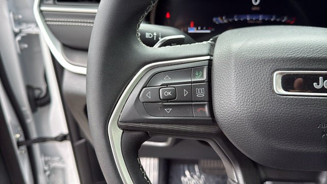 Certified 2023 Jeep Grand Cherokee Laredo AWD/4WD image 16