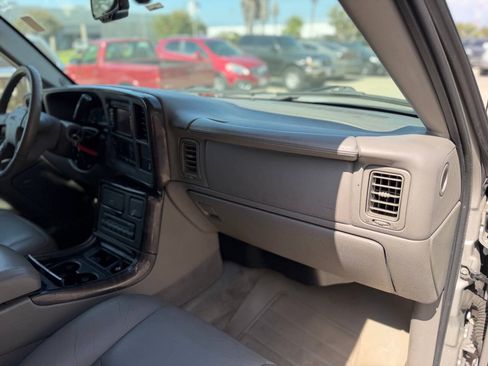 Used 2004 GMC Yukon Denali AWD/4WD image 19