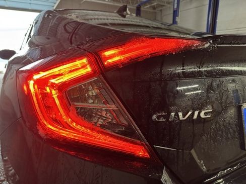 Used 2018 Honda Civic EX-T image 9