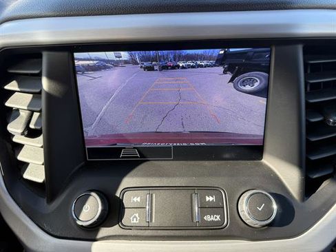 Used 2023 GMC Acadia SLE w/ Driver Convenience Package image 20