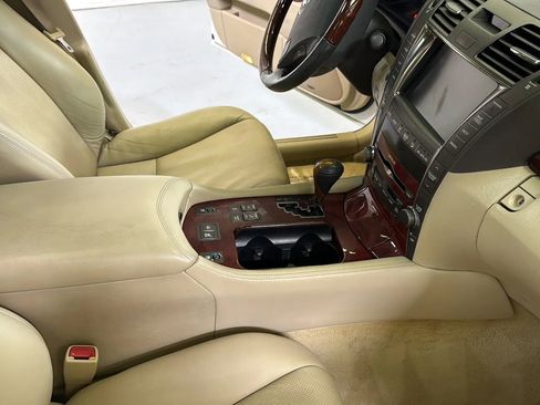 Used 2007 Lexus LS 460 L image 16