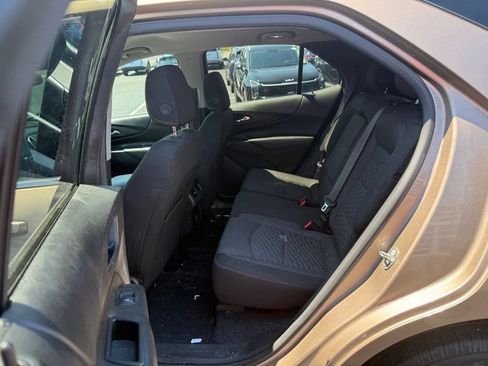 Used 2018 Chevrolet Equinox LT FWD image 11