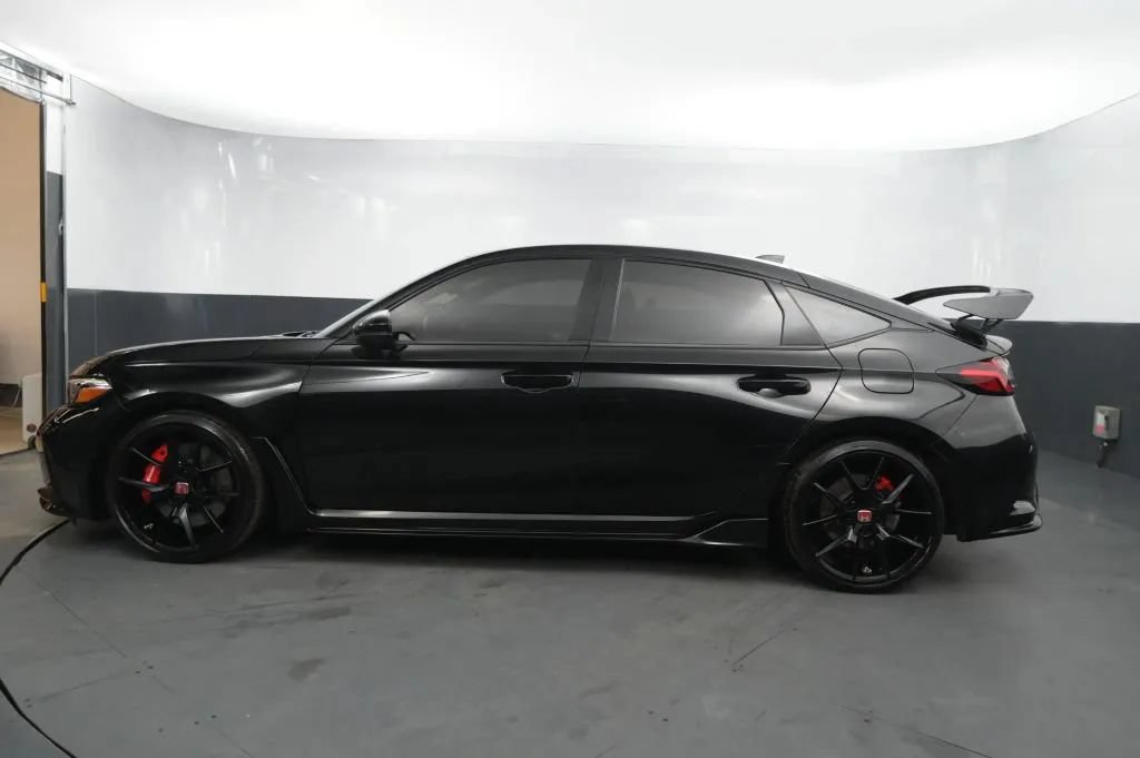 Used 2024 Honda Civic Type R image 2