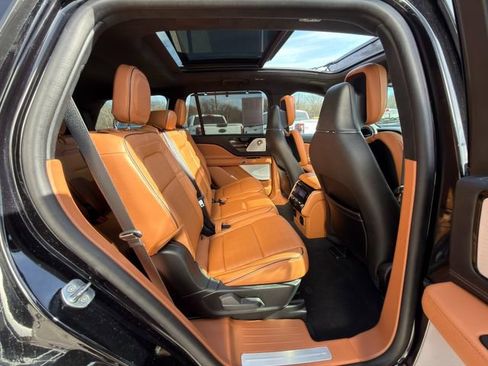 Used 2024 Lincoln Aviator Black Label w/ Jet Package image 10