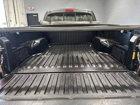 Used 2015 Toyota Tacoma 2WD Access Cab w/ Convenience Package image 11