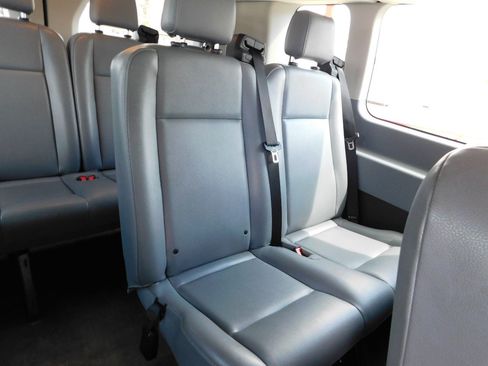 Used 2018 Ford Transit 350 XL RWD image 32