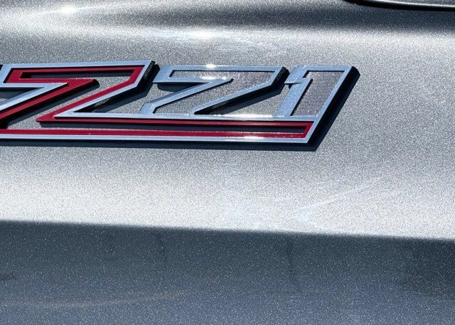 Used 2022 Chevrolet Tahoe Z71 w/ Z71 Off-Road Package AWD/4WD image 14