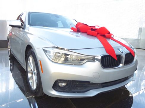 Used 2018 BMW 320i xDrive Sedan image 4