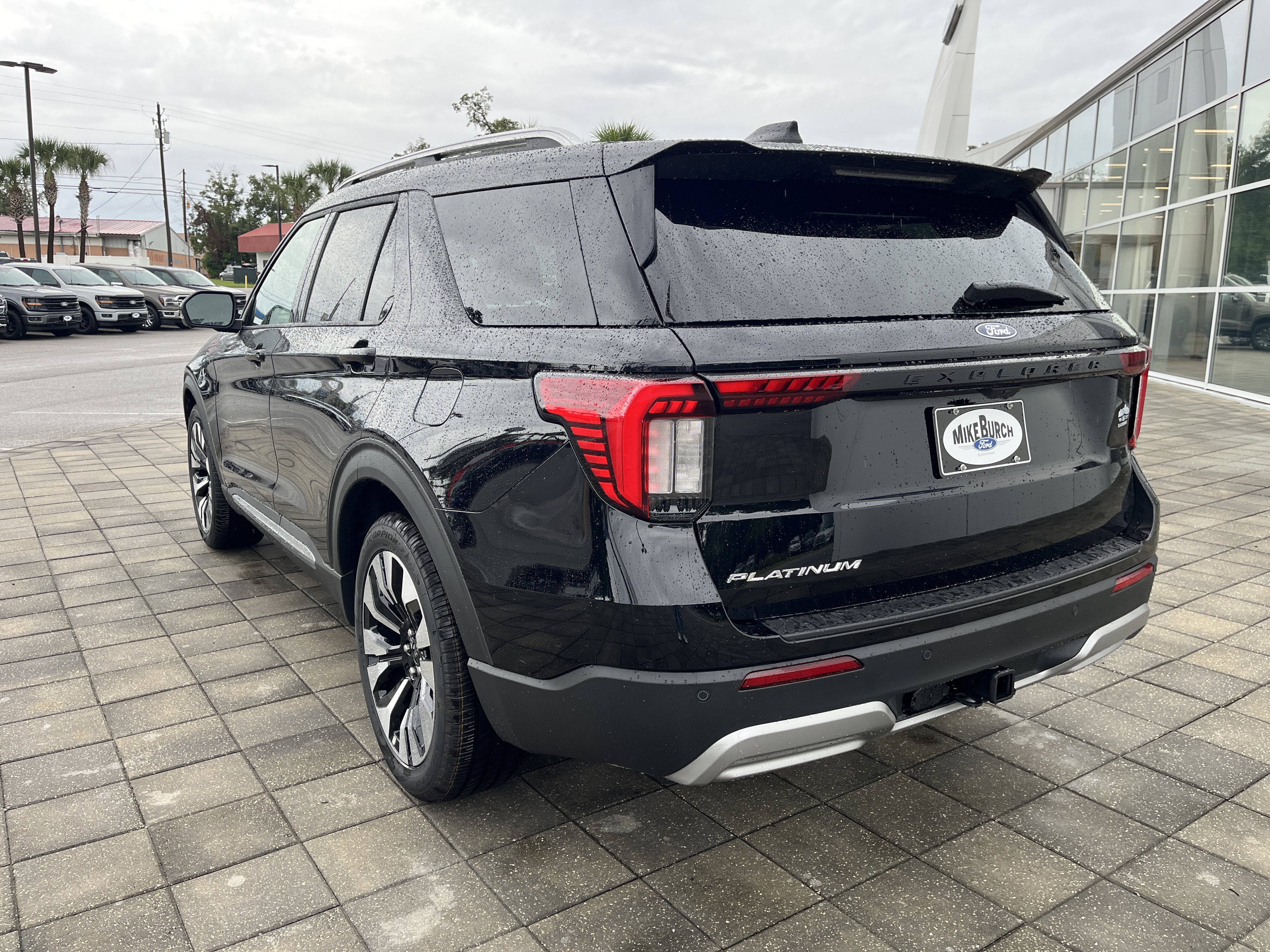 New 2027 Ford Explorer Platinum RWD image 4
