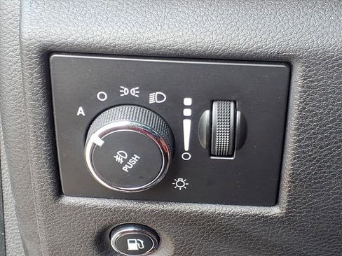 Used 2017 Jeep Grand Cherokee Limited w/ Trailer Tow Group IV image 25