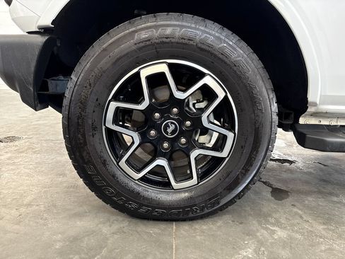 Used 2024 Ford Bronco Outer Banks AWD/4WD image 30