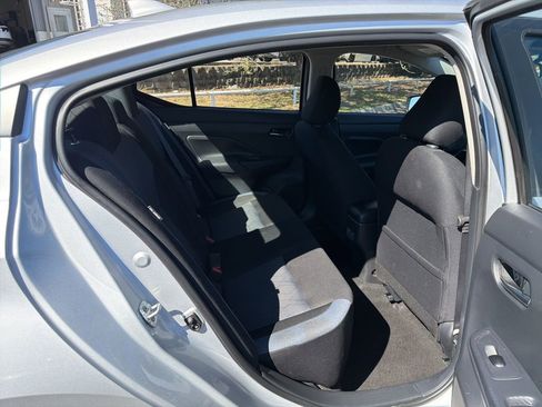 Used 2025 Nissan Versa SV image 27