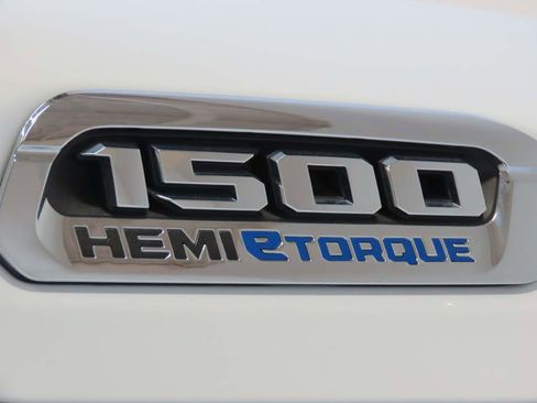 Used 2024 RAM 1500 Laramie AWD/4WD image 8
