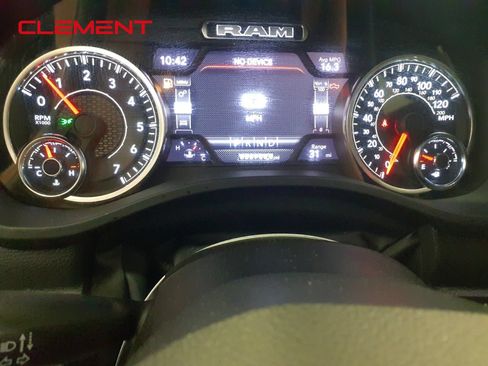 Used 2023 RAM 1500 Laramie AWD/4WD image 2