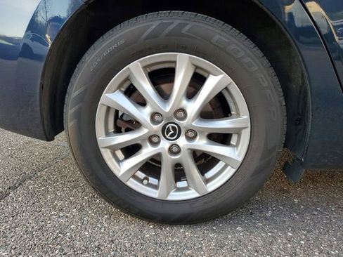 Used 2018 MAZDA MAZDA3 Sport w/ Preferred Equipment Package image 5