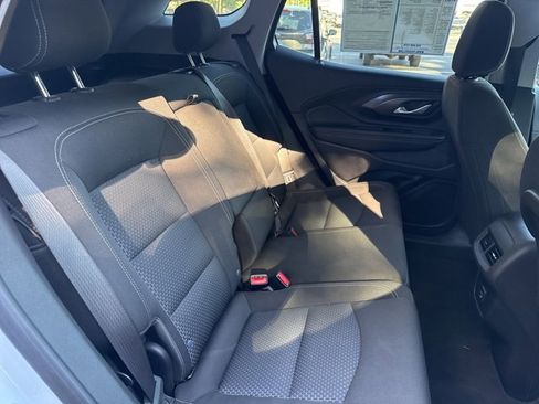 Used 2024 GMC Terrain SLE image 25
