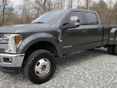 Used 2019 Ford F350 Lariat w/ Lariat Ultimate Package image 3