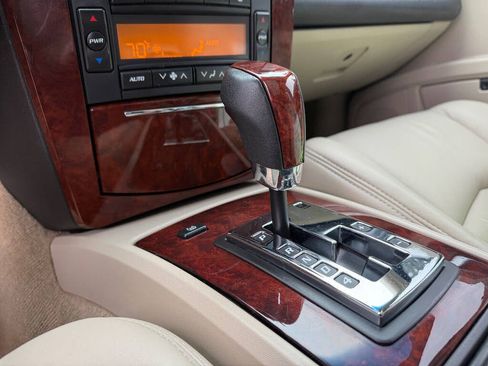 Used 2004 Cadillac SRX V8 w/ Preferred Equipment Group image 34