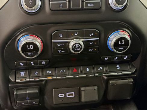 Used 2020 GMC Sierra 2500 Denali w/ Denali Ultimate Package image 19