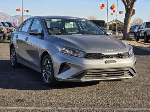 Used 2024 Kia Forte LXS image 7