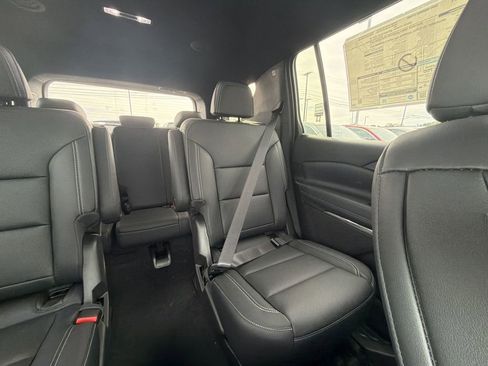 New 2026 Chevrolet Traverse LT FWD image 14