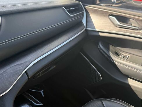 Used 2021 Jeep Grand Cherokee L Limited w/ Luxury Tech Group II image 14